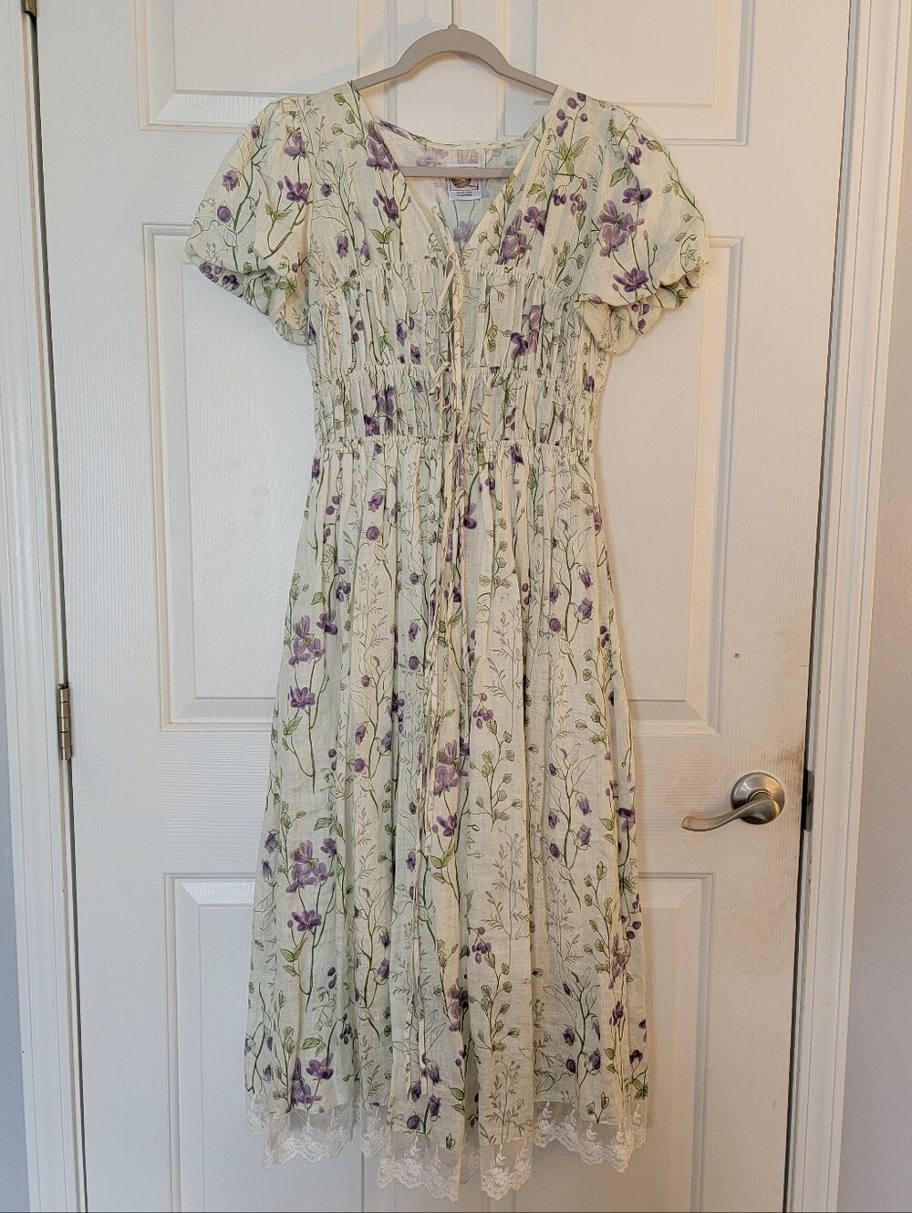 Linennaive Short Sleeve Linen Midi Floral Dress With Lace - Picture 4 of 10